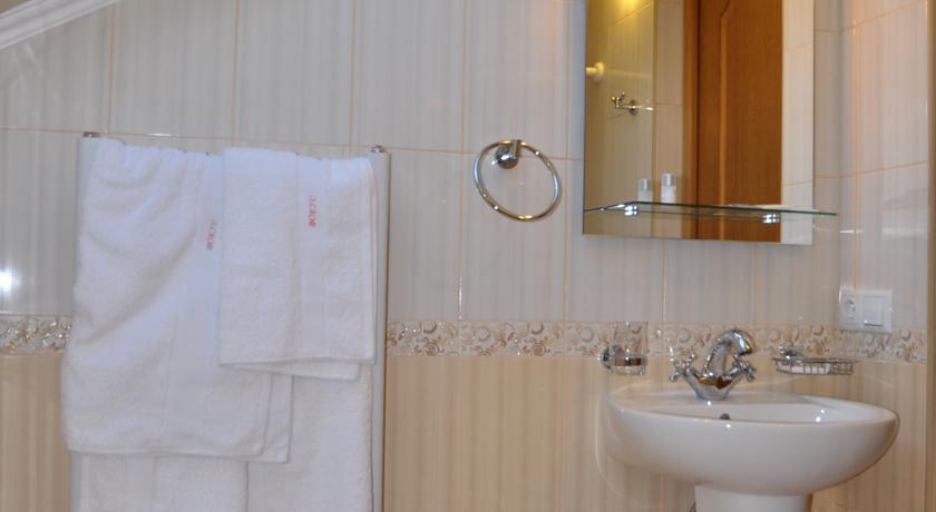 Focus Hotel كوست الغرفة الصورة