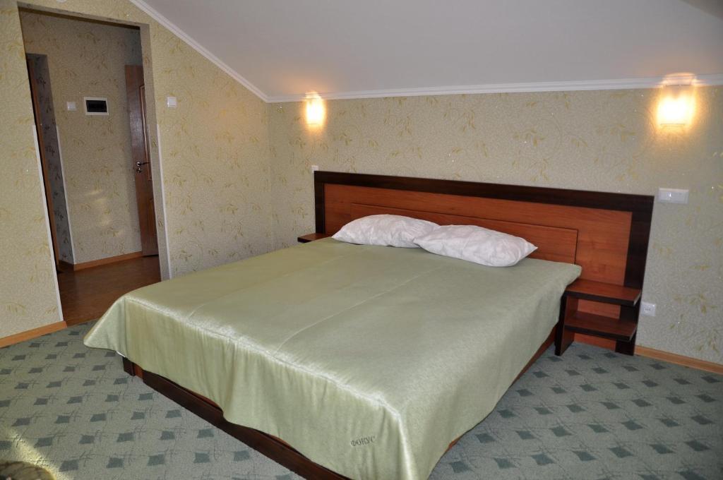 Focus Hotel كوست المظهر الخارجي الصورة